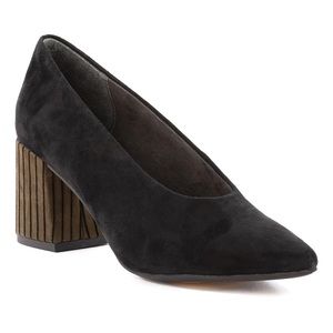 Anthropologie Seychelles Black Make an Entrance Suede Pumps. Size 9M